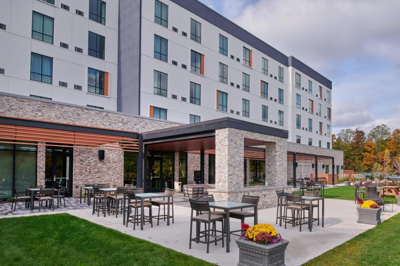 Courtyard By Marriott Petoskey At Victories Square Hotel Exterior foto